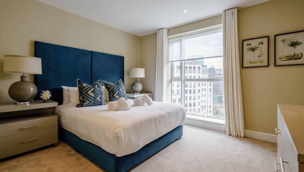 Flat Westferry Circus in Greater London