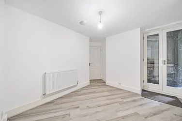 Flat Princes Lane in Greater London