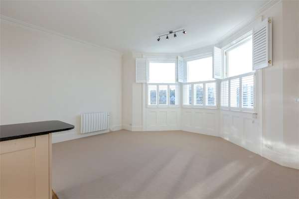 Flat Cumberland Walk in Tunbridge Wells