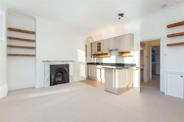 Flat Cumberland Walk in Tunbridge Wells