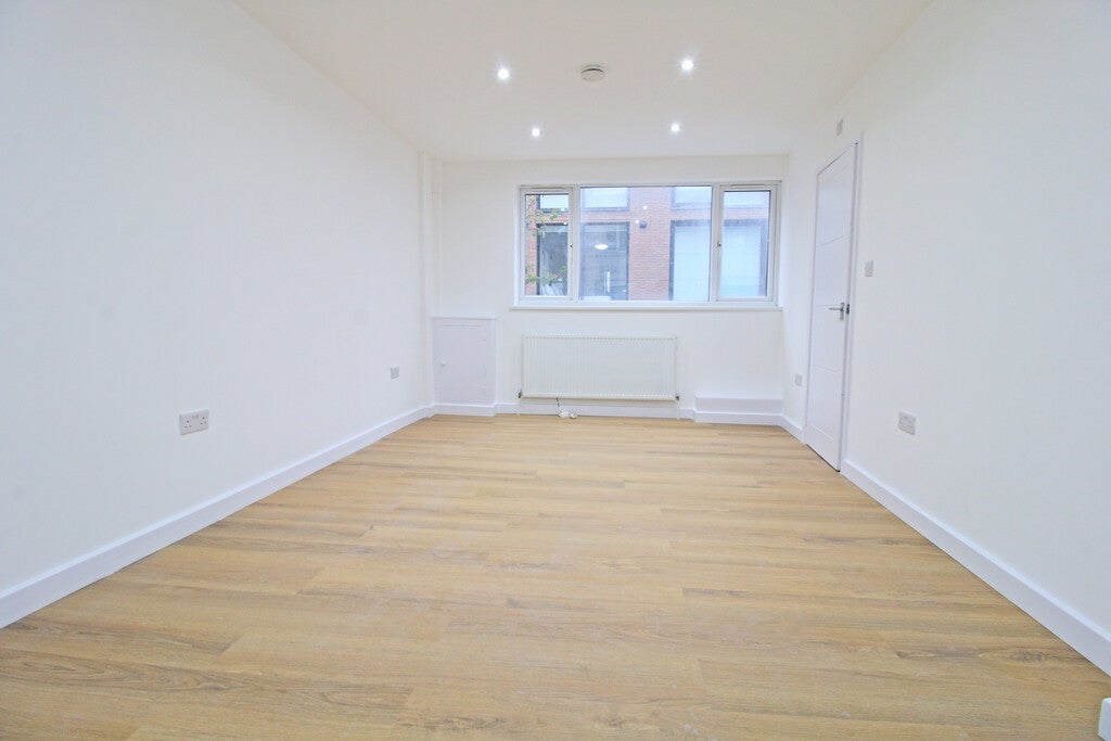 Flat Nile Street in Greater London