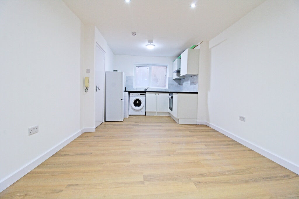 Flat Nile Street in Greater London