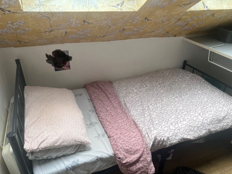 Room Wyresdale Crescent in Greater London