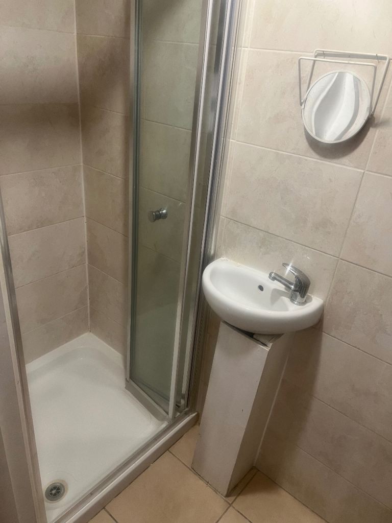 Room Wyresdale Crescent in Greater London