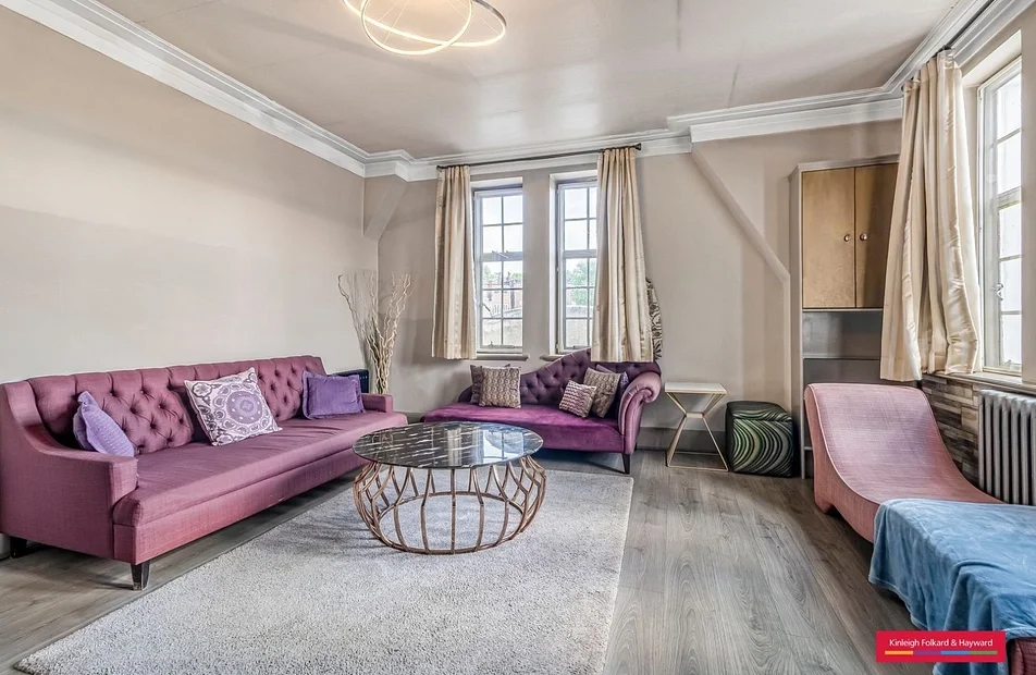 Flat Finchley Road in Greater London