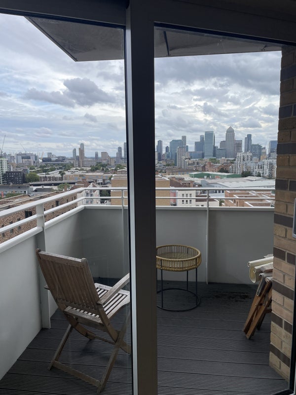 Room Hannaford Walk in Greater London