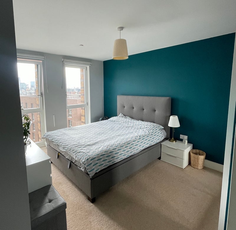Room Hannaford Walk in Greater London