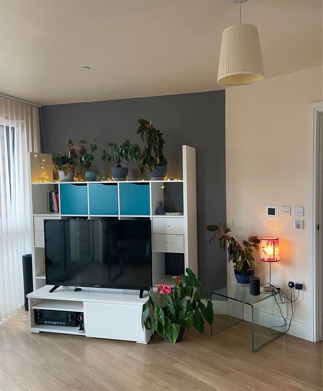 Room Hannaford Walk in Greater London