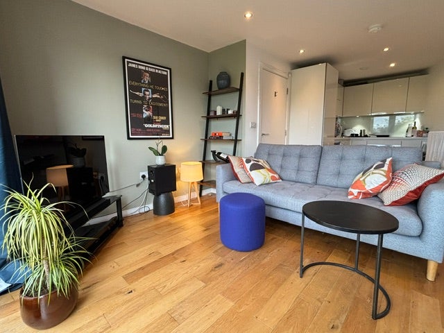 Flat Offenham Road in Greater London