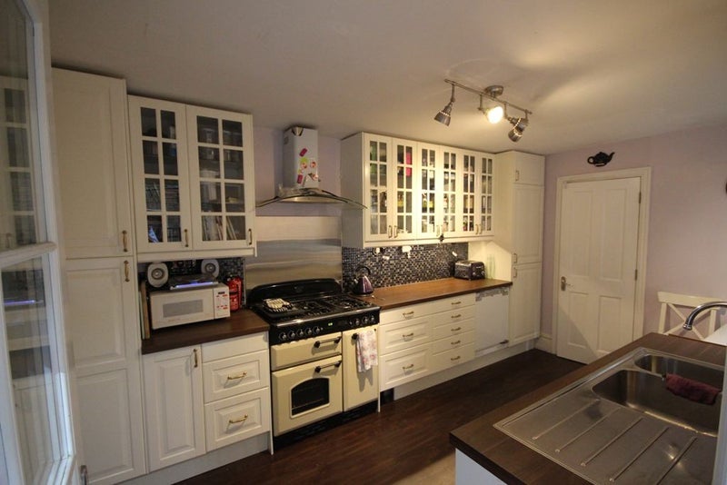 Room Goldsboro' Road in Greater London