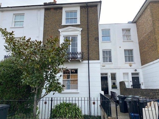 Flat Mortimer Road in Greater London