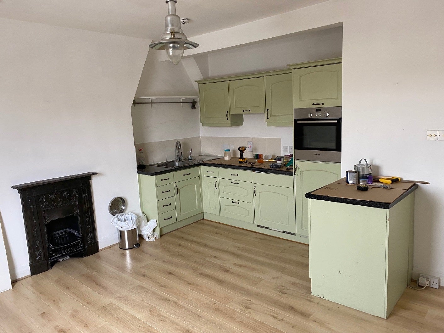 Flat Mortimer Road in Greater London