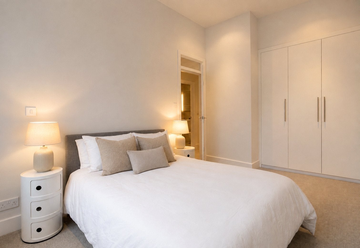 Flat Nevern Square in Greater London