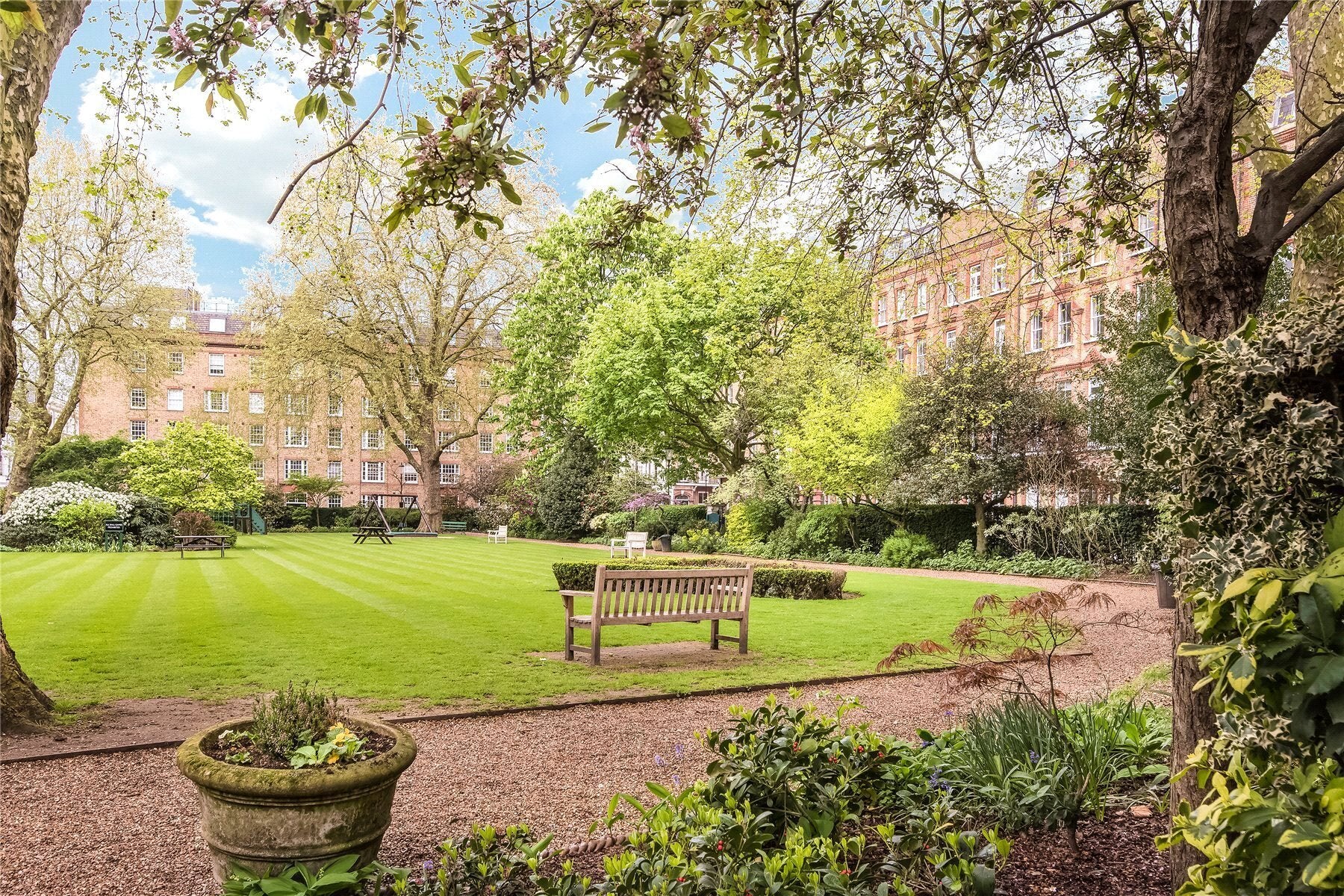 Flat Nevern Square in Greater London