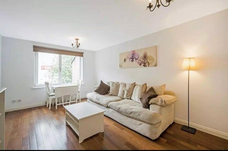 Flat Dumbarton Road in Glasgow