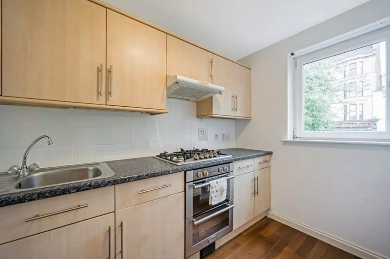 Flat Dumbarton Road in Glasgow