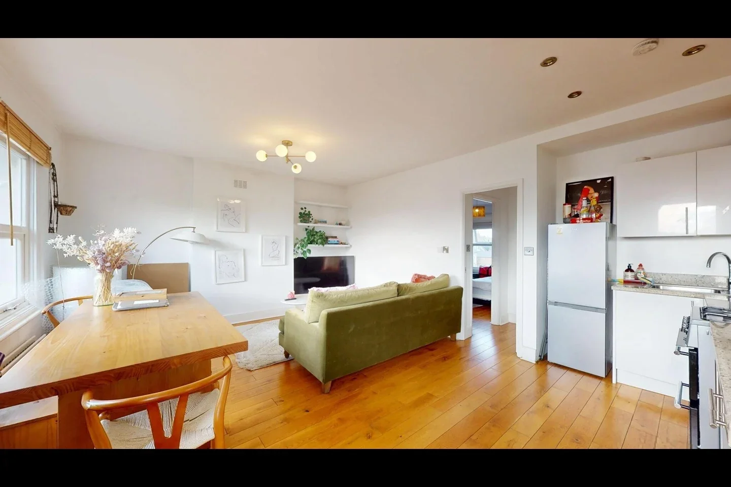 Flat Oakhurst Grove in Greater London