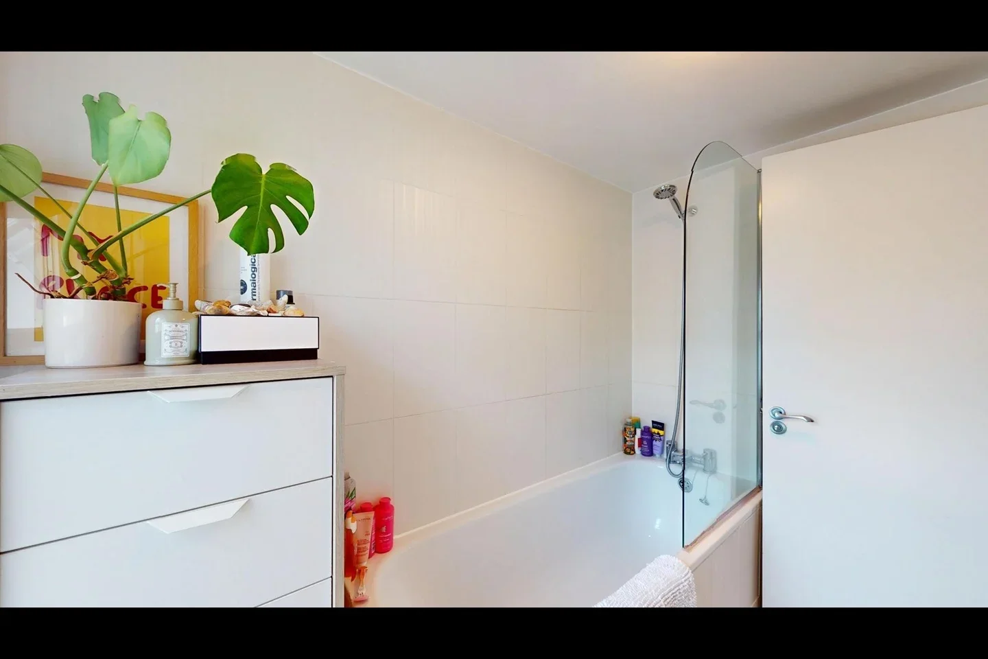 Flat Oakhurst Grove in Greater London