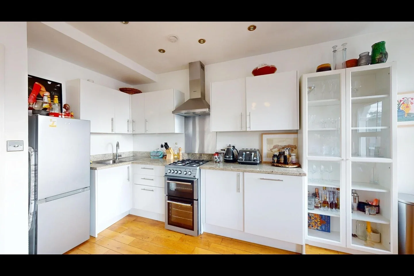 Flat Oakhurst Grove in Greater London