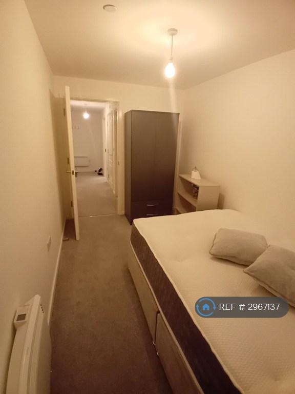 Room Sayers Way in Greater London