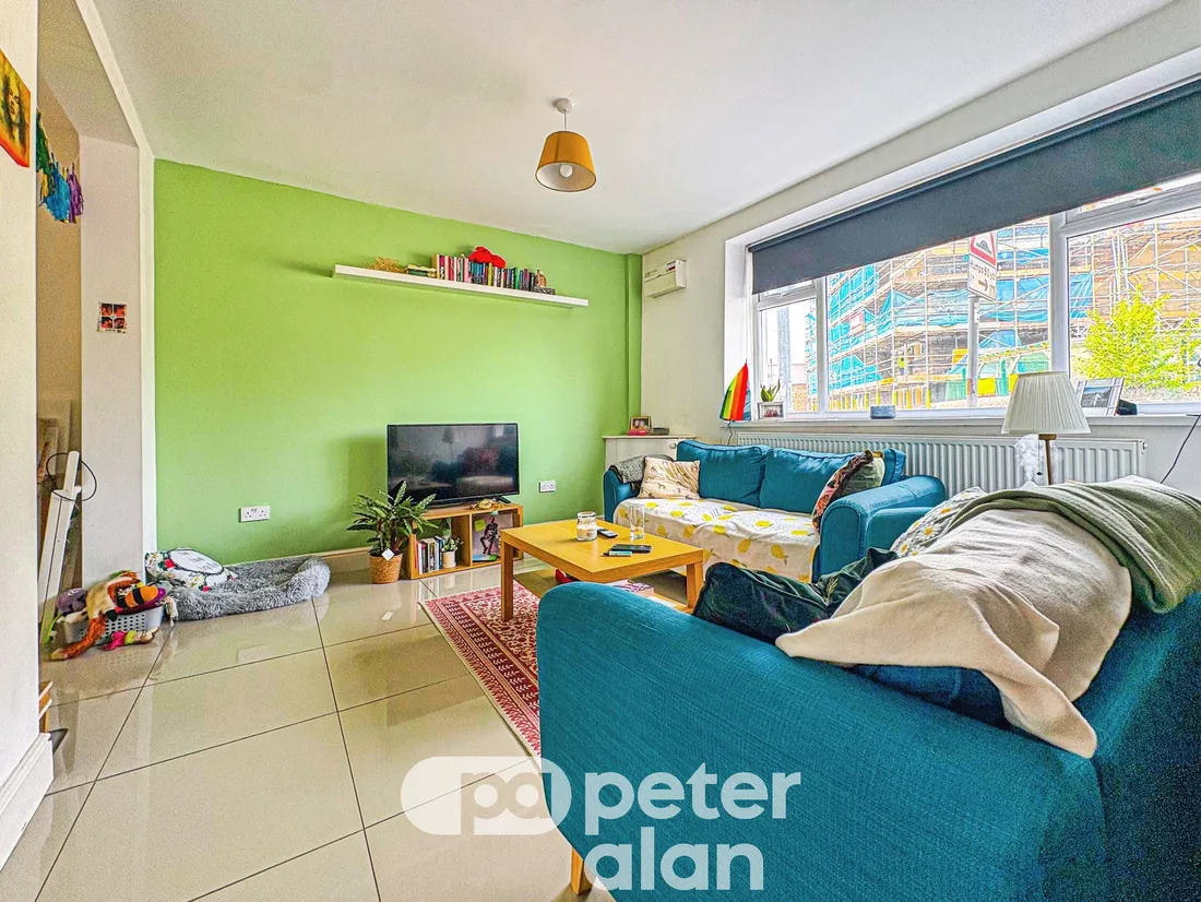 Flat Bromfield Street in Cardiff