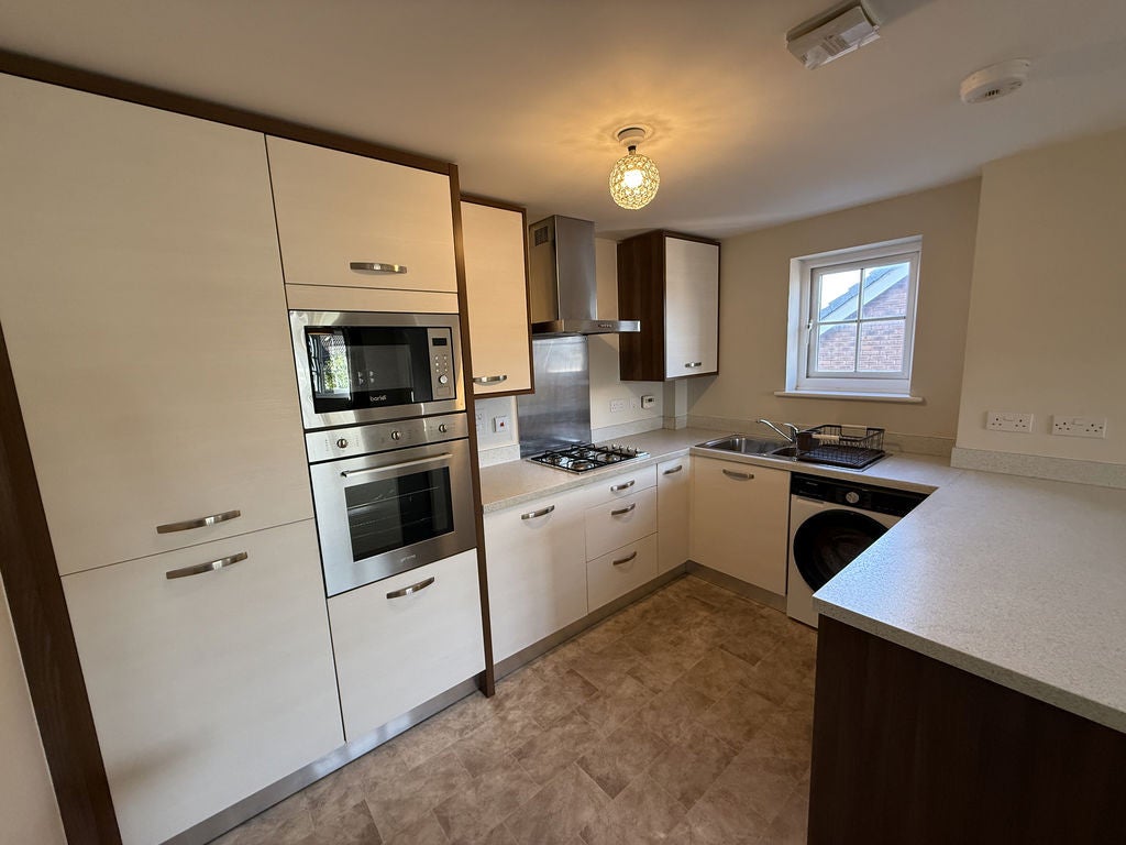 Flat Danby Street in Bristol