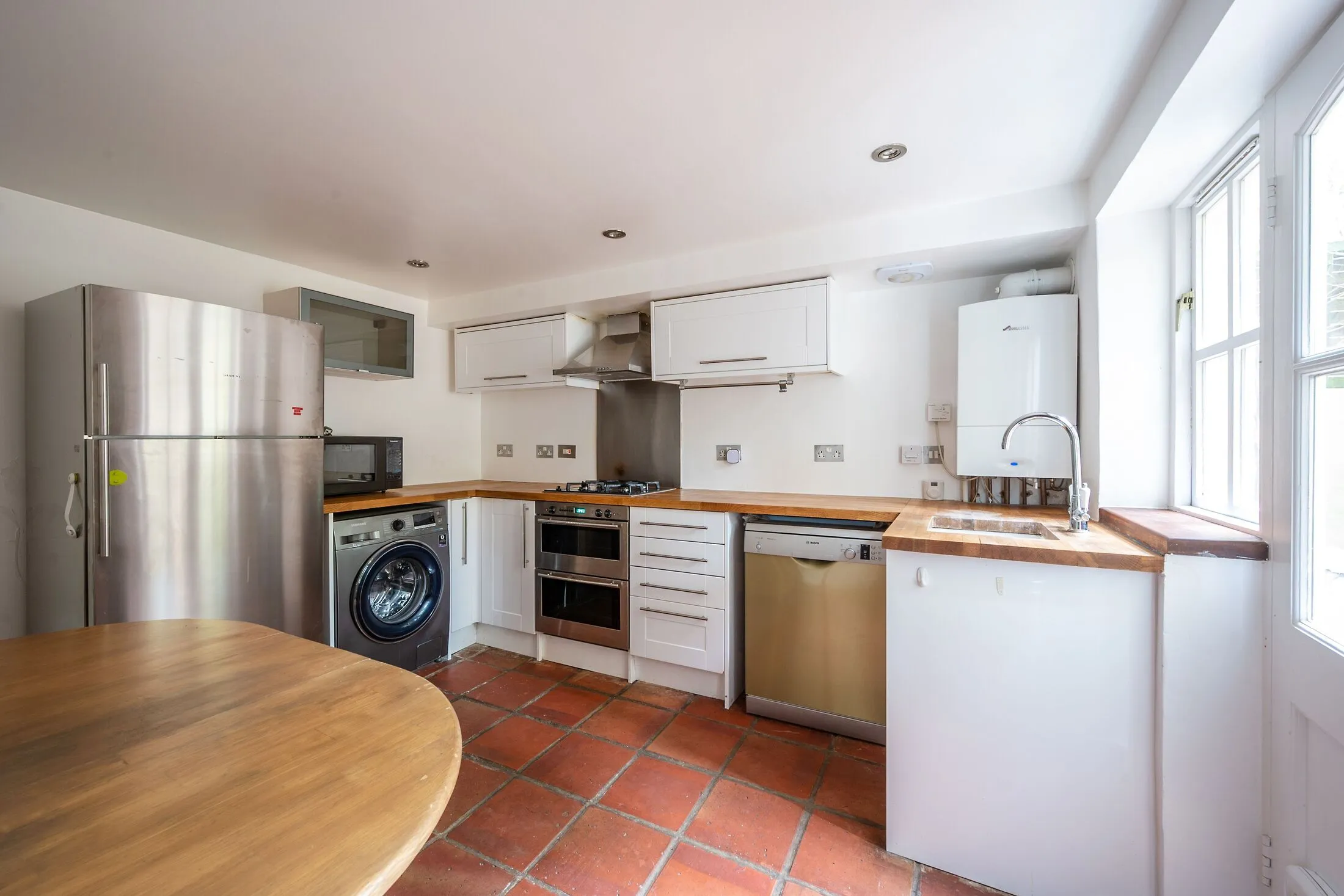 Flat Amerland Road in Greater London