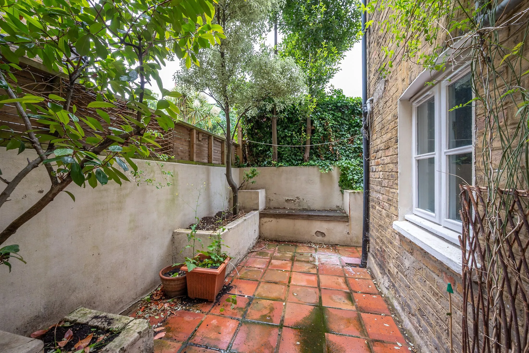 Flat Amerland Road in Greater London
