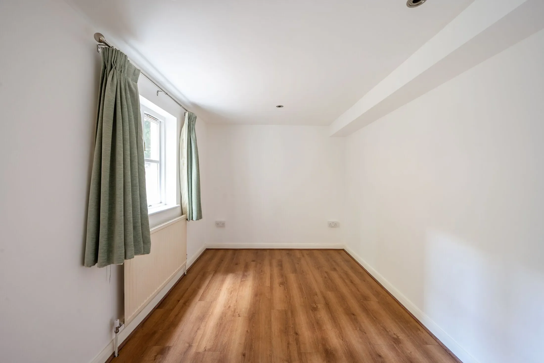 Flat Amerland Road in Greater London