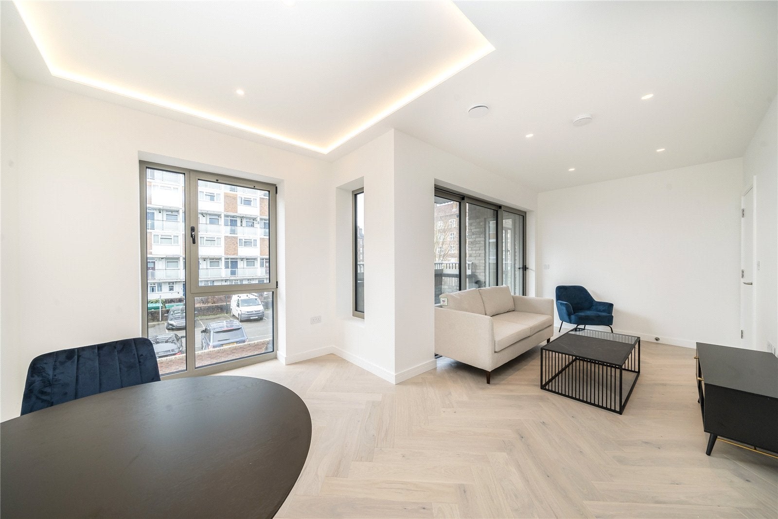 Flat Aveline Street in Greater London
