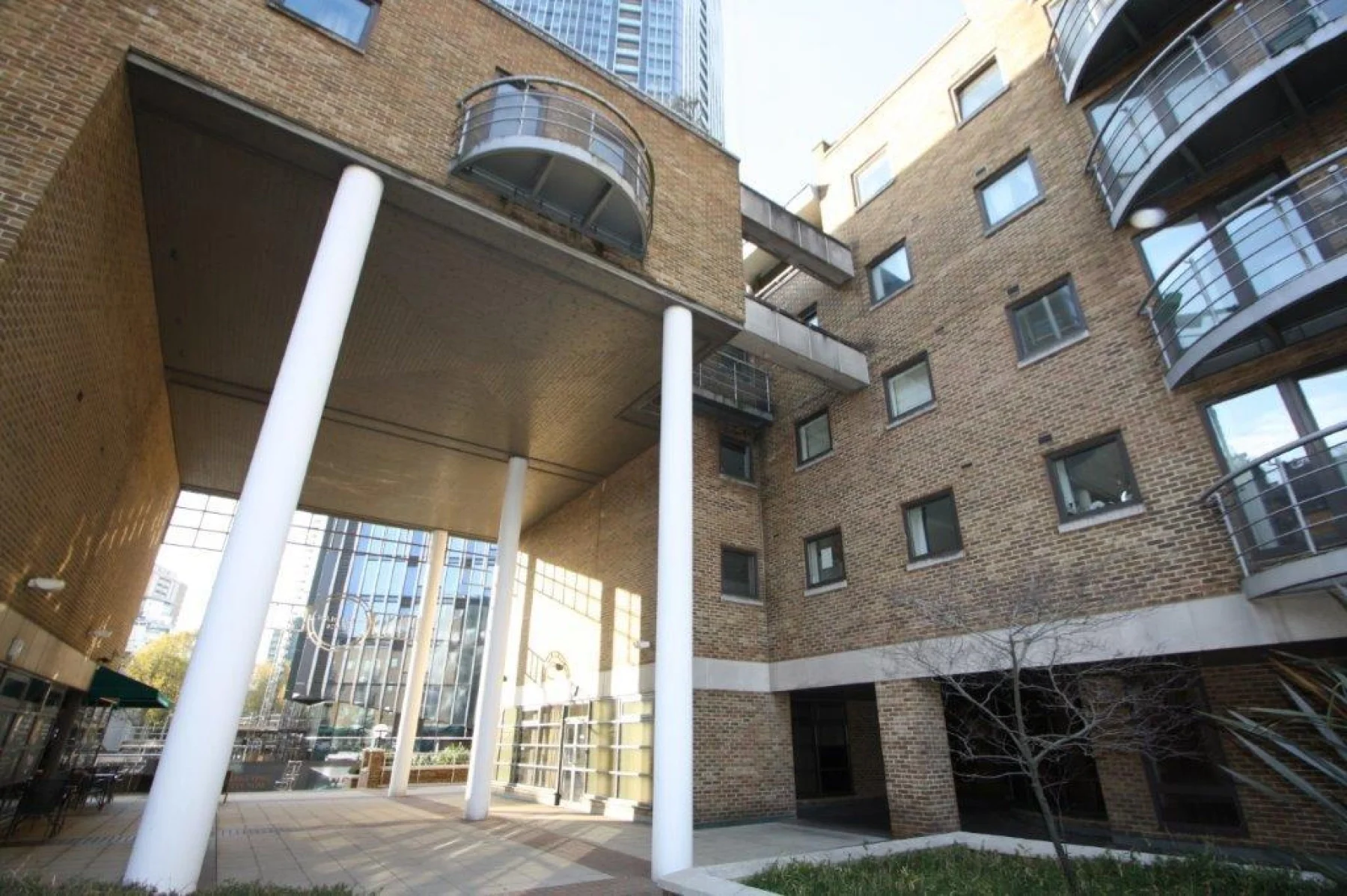 Flat Meridian Place in Greater London