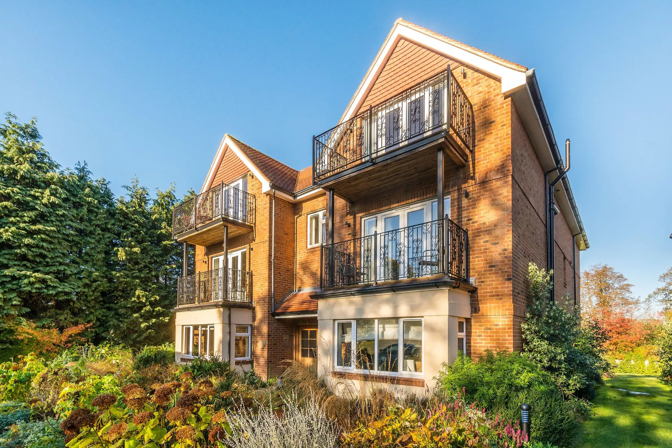 Flat Epsom Road in Guildford