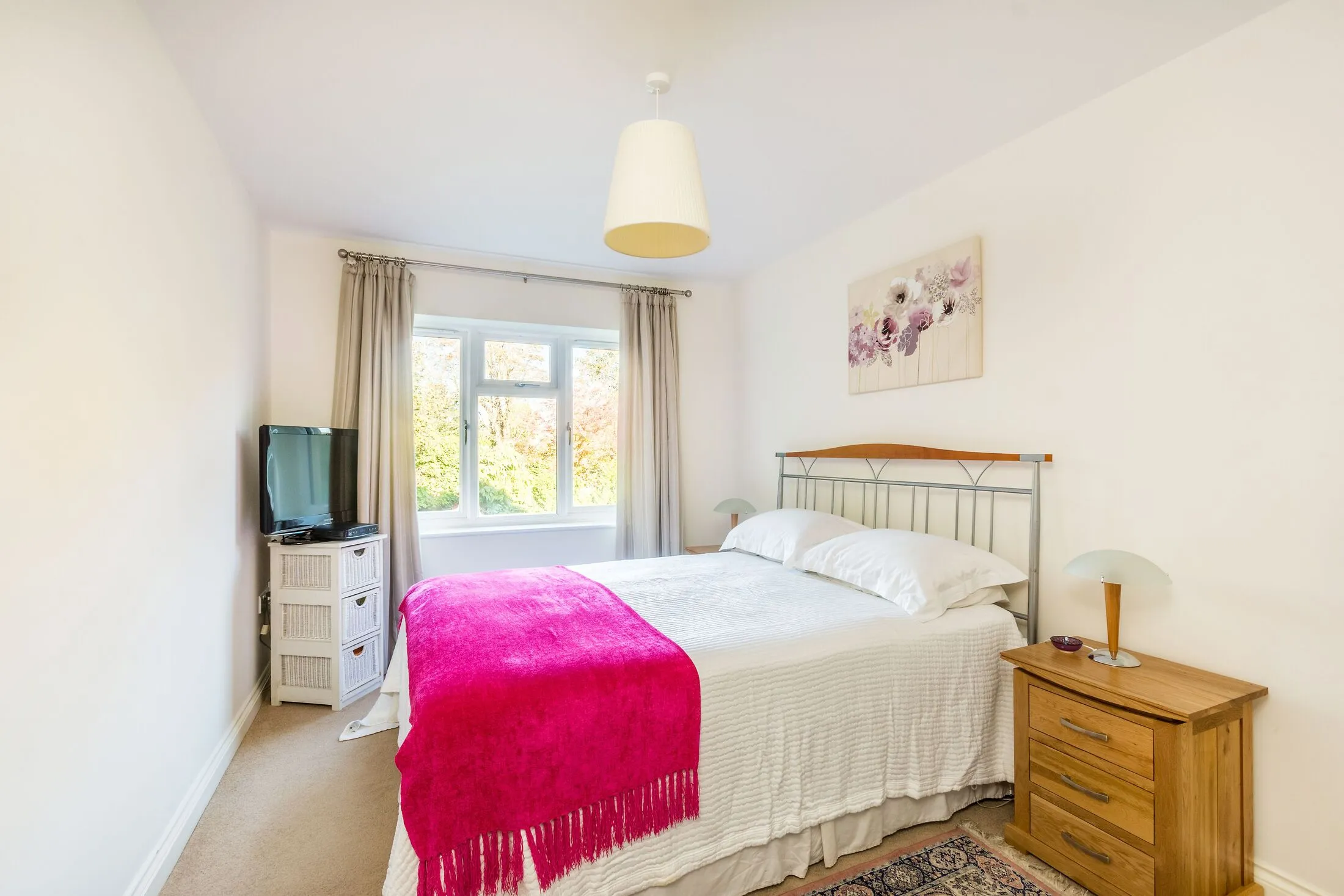 Flat Epsom Road in Guildford