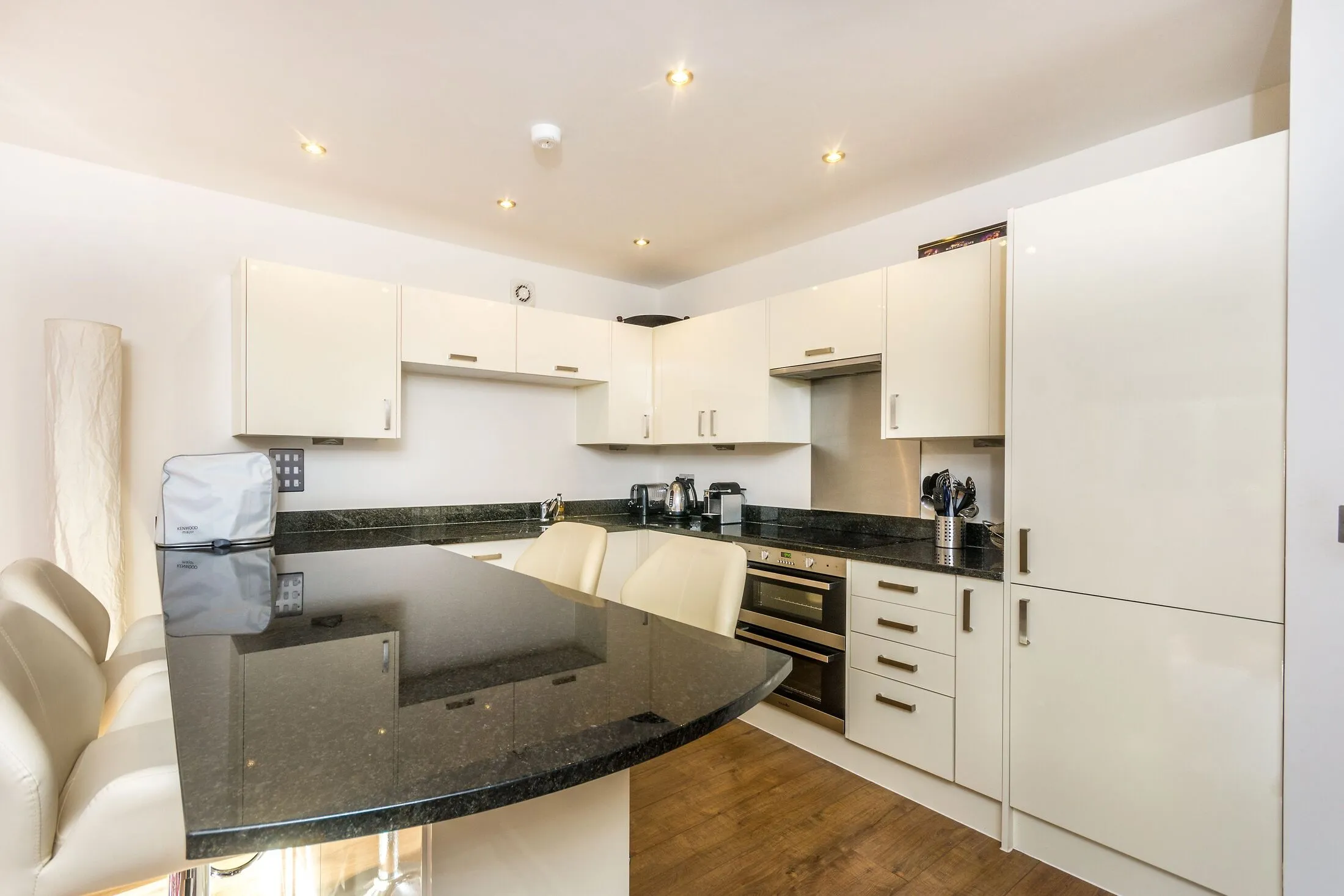Flat Epsom Road in Guildford