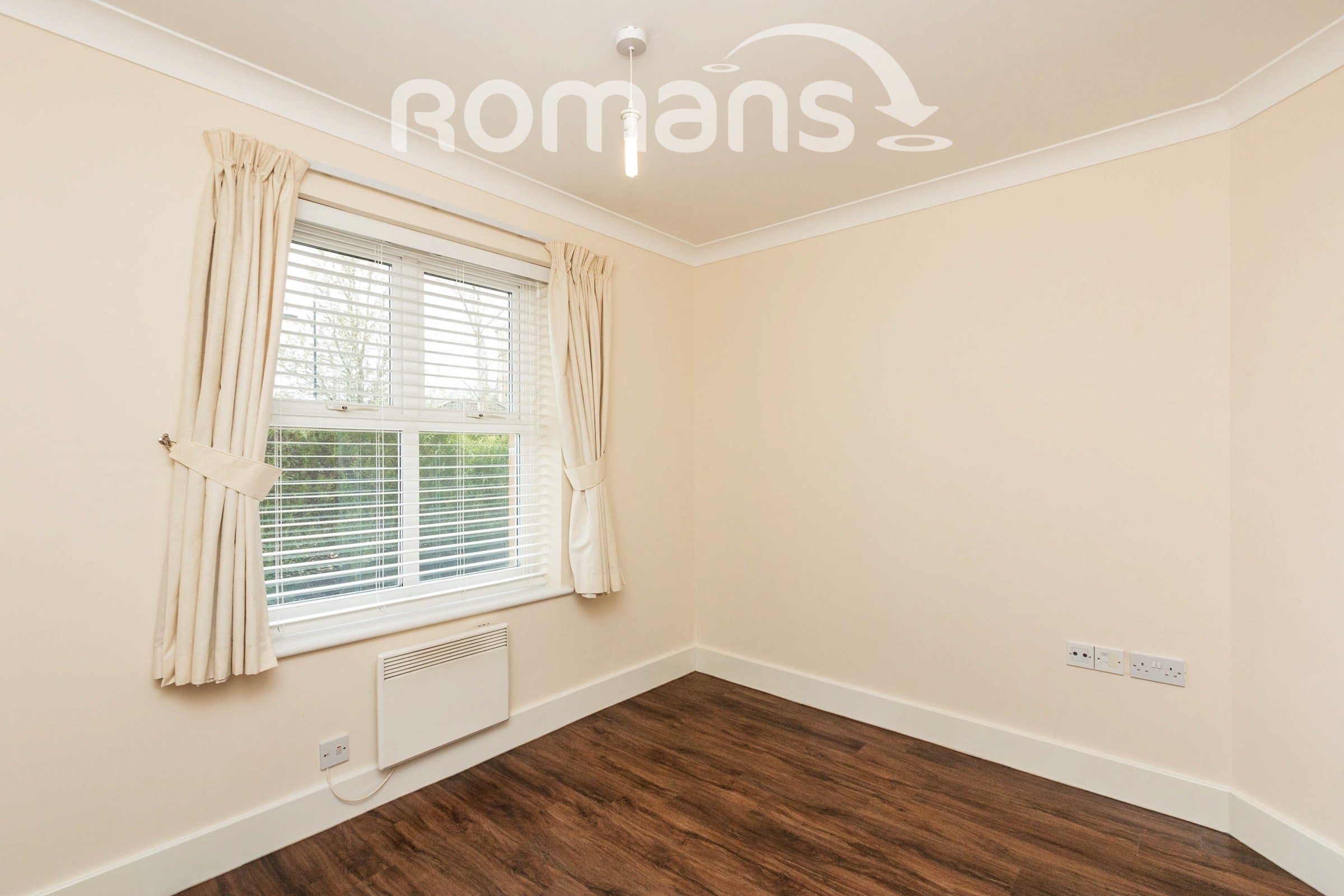 Flat Russell Road in Basingstoke and Deane