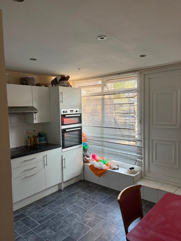 Room Coburg Crescent in Greater London