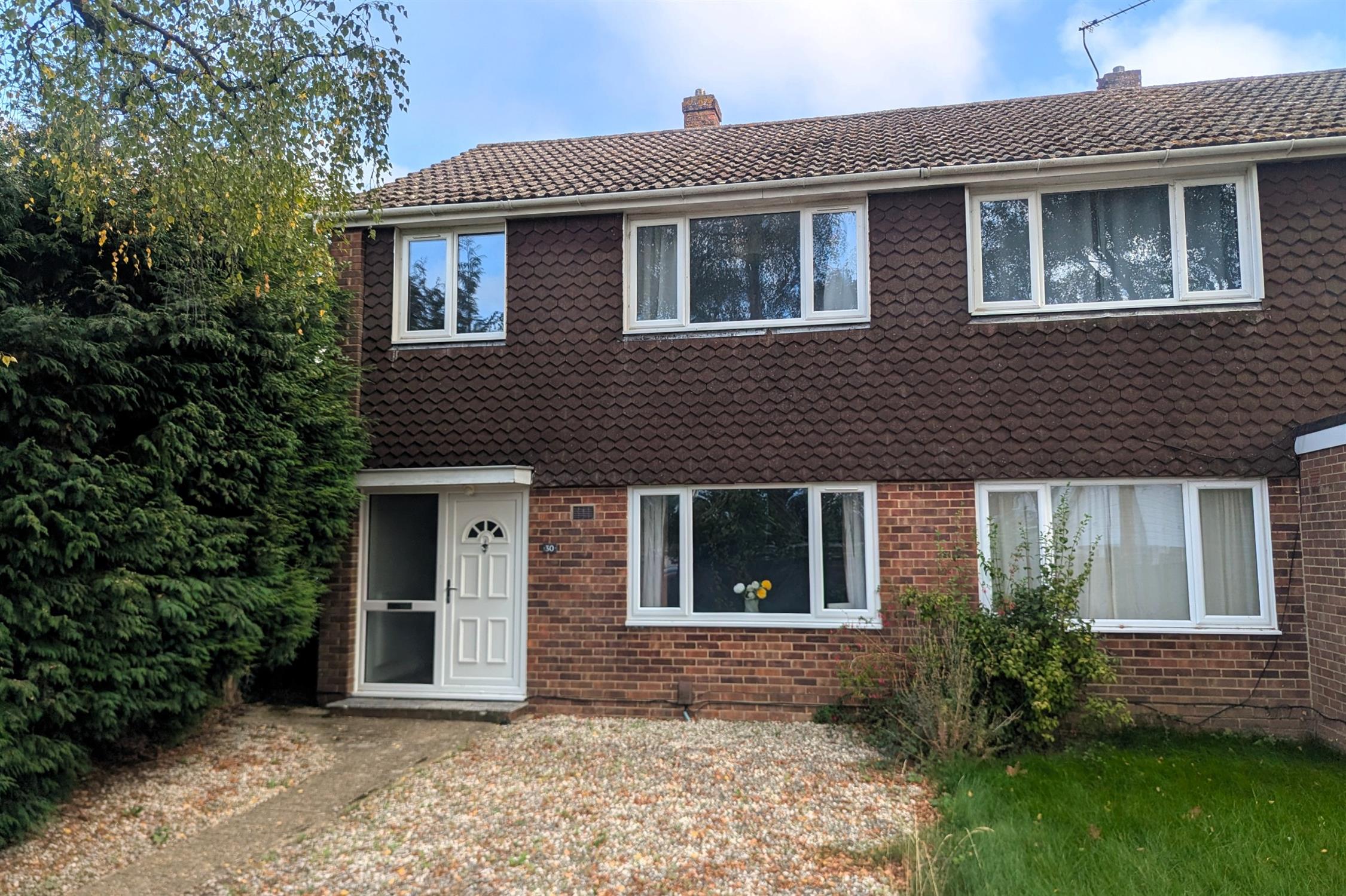 House Halden Close in Test Valley