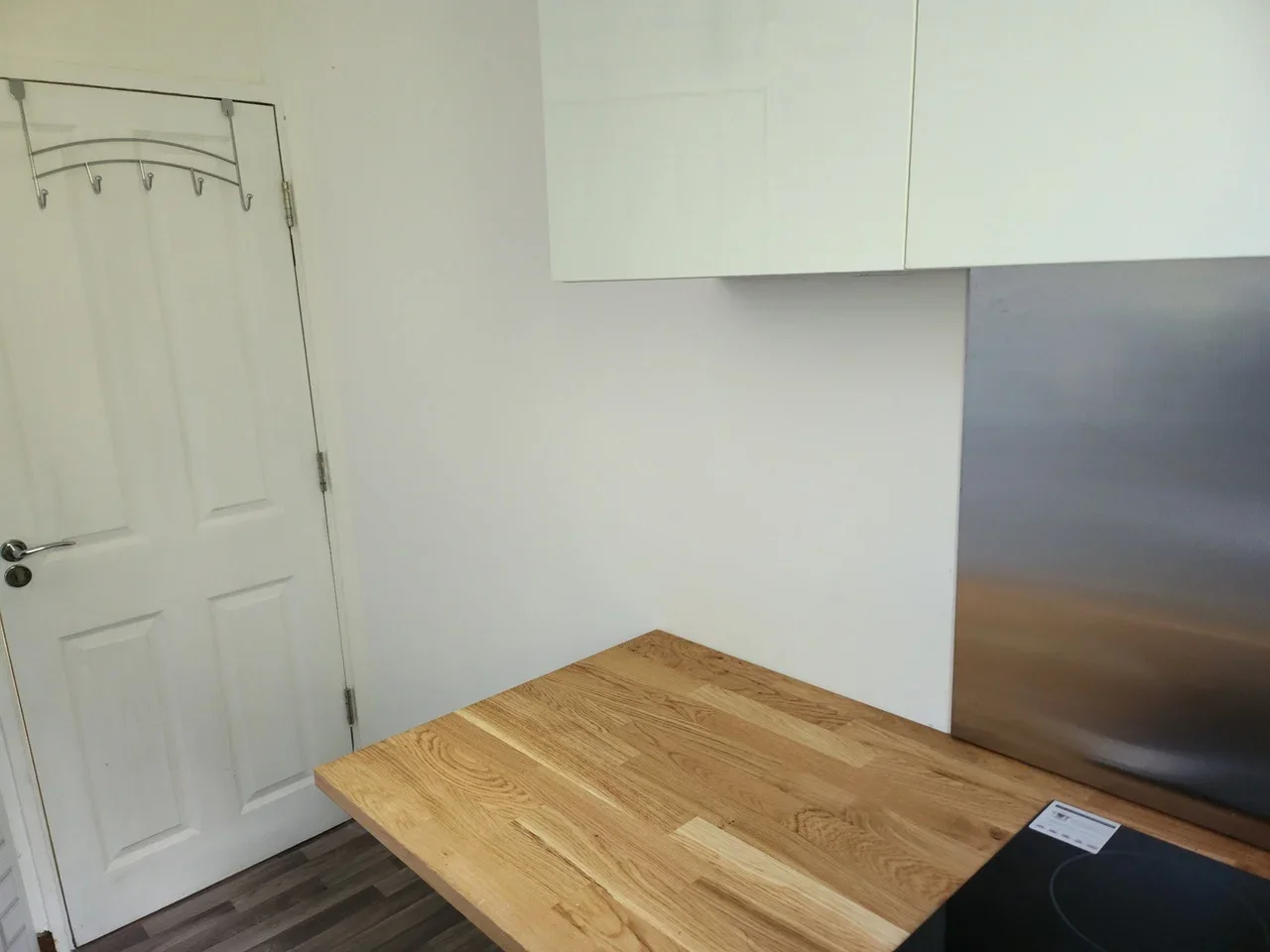 Flat Deeley Road in Greater London