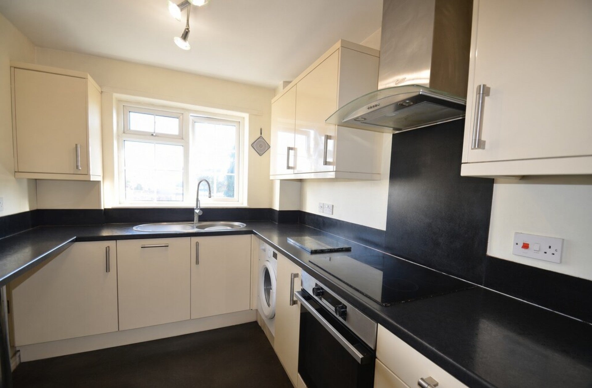 Flat Chertsey Road in Borough of Spelthorne