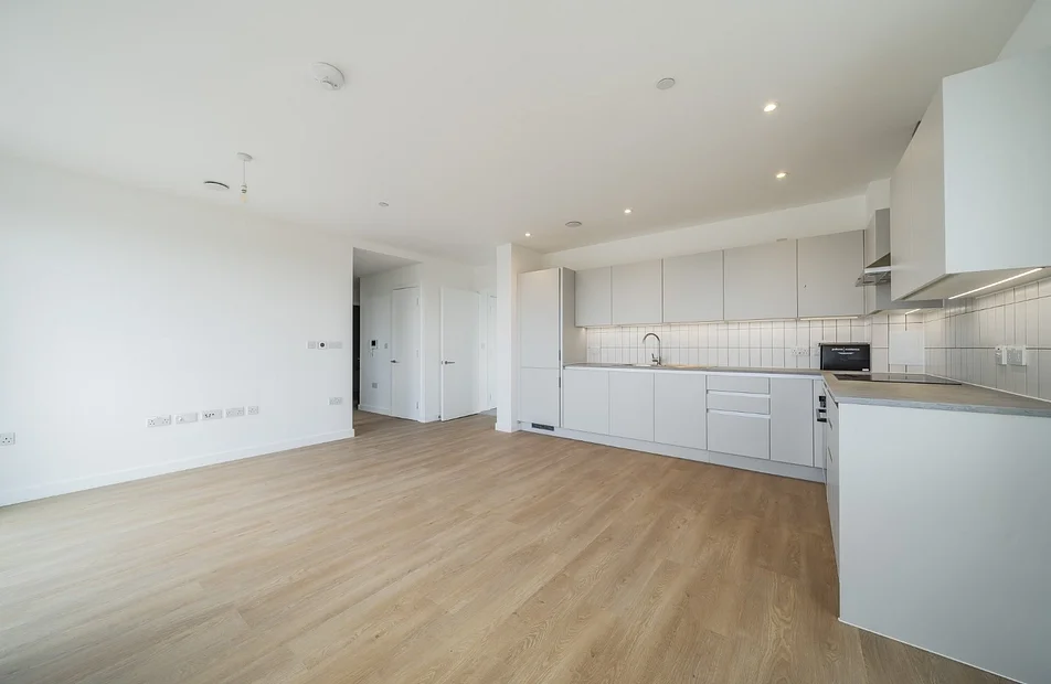 Flat Mast Street in Greater London