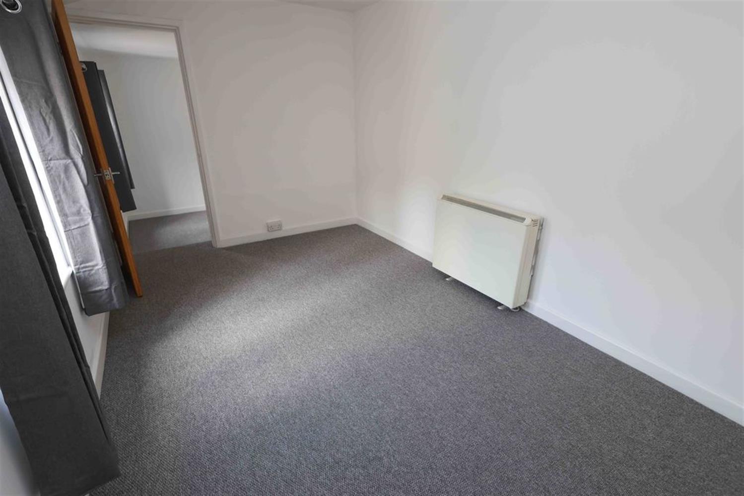 Flat Kenn Road in Bristol