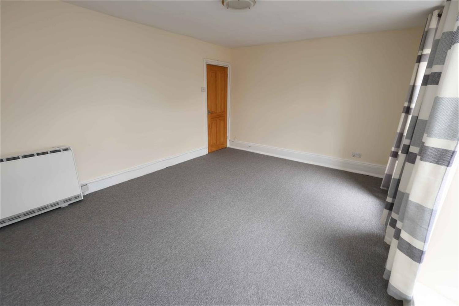 Flat Kenn Road in Bristol