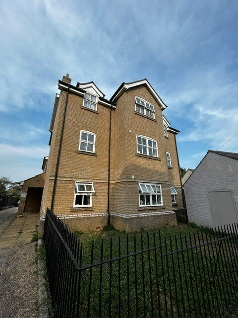 Flat Alexandra Road in Colchester