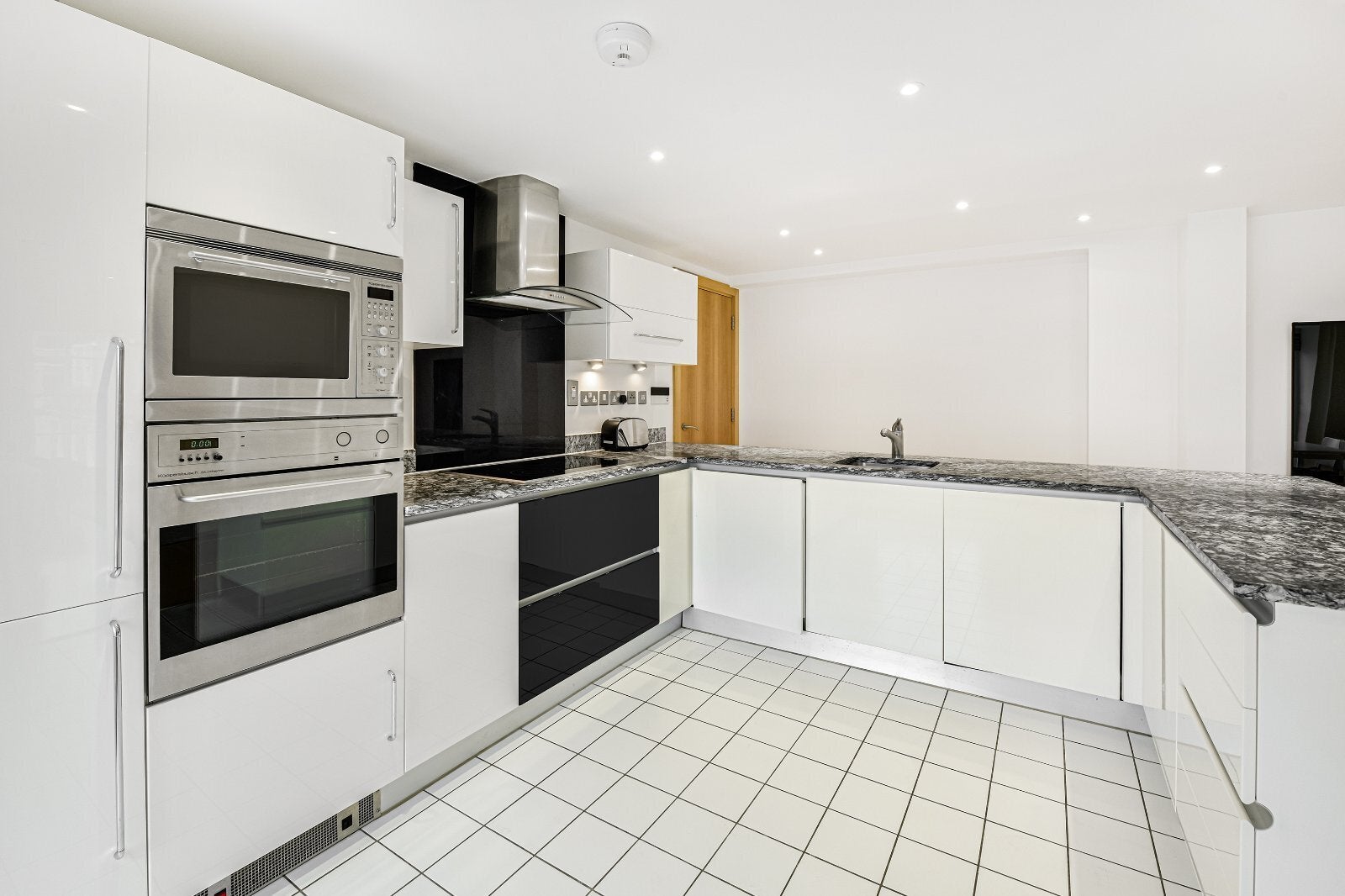 Flat Lewisham Street in City of Westminster