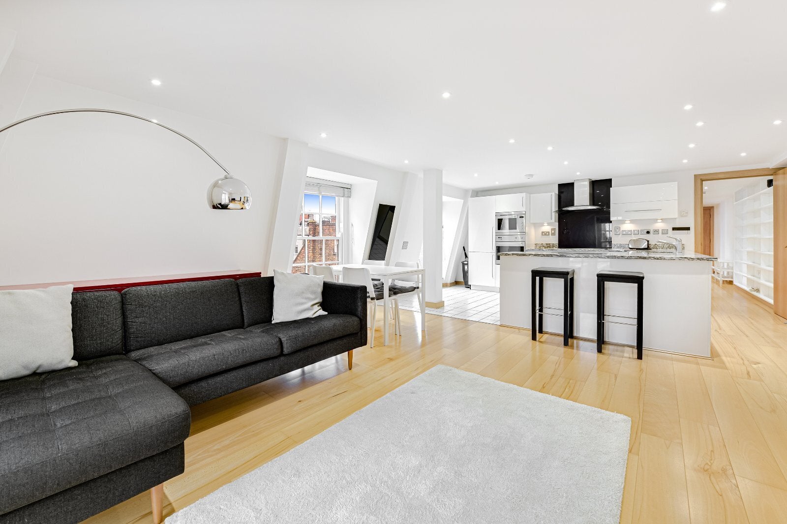 Flat Lewisham Street in City of Westminster