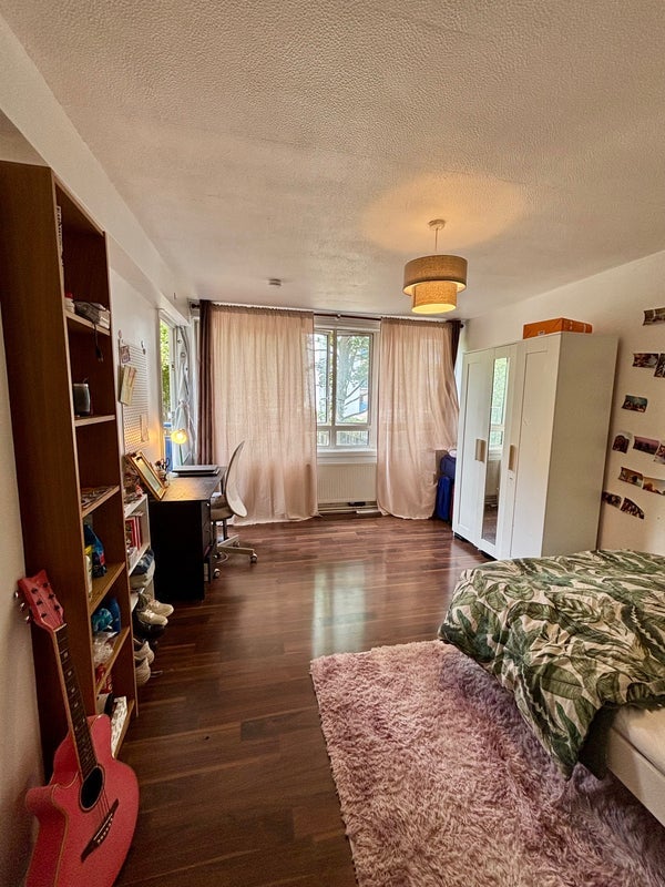 Room St. John Street in Greater London
