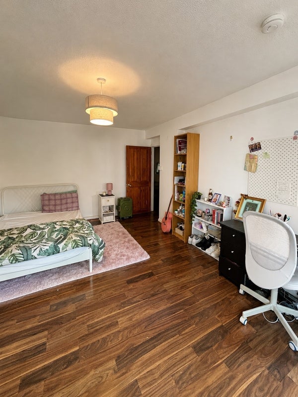 Room St. John Street in Greater London