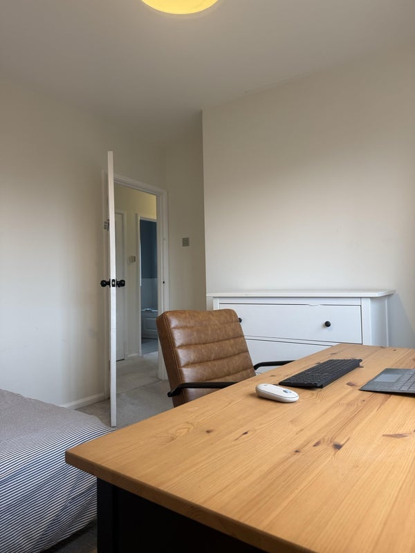 Room Meltham Avenue in Manchester