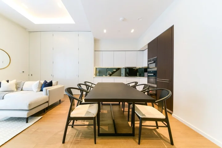 Flat Seagrave Road in Greater London