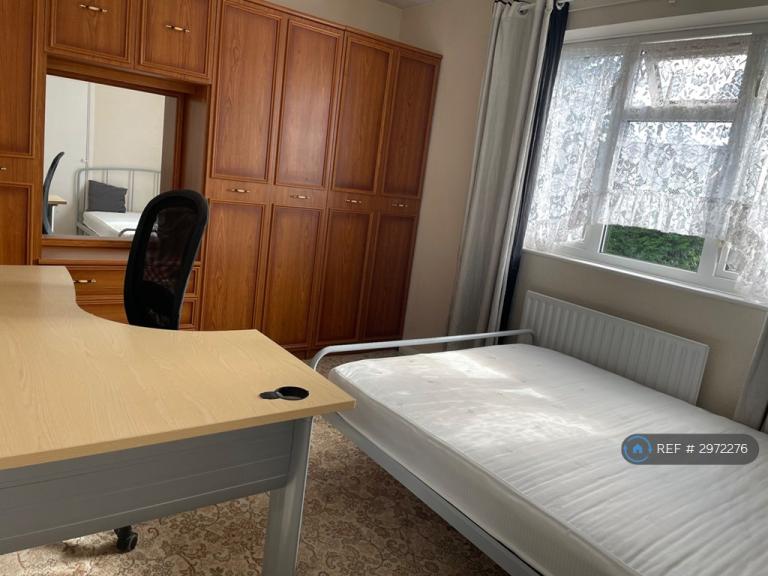 House Millards Close in Cranfield